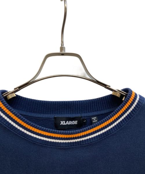 X-LARGE（エクストララージ）X-LARGE (エクストララージ) STRIPED SLEEVE TEAM LOGO CREWNECK SWEAT ネイビー サイズ:Lの古着・服飾アイテム