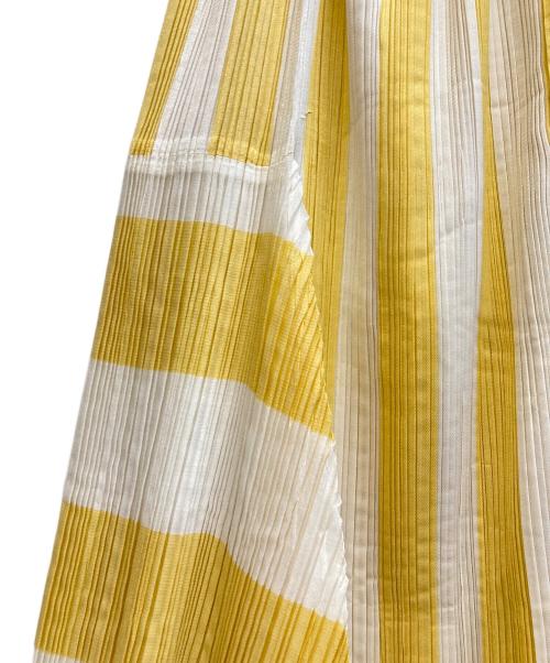 ISSEY MIYAKE（イッセイミヤケ）ISSEY MIYAKE (イッセイミヤケ) 変形プリーツスカート イエロー サイズ:Ⅿの古着・服飾アイテム