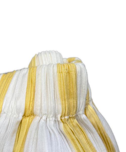 ISSEY MIYAKE（イッセイミヤケ）ISSEY MIYAKE (イッセイミヤケ) 変形プリーツスカート イエロー サイズ:Ⅿの古着・服飾アイテム