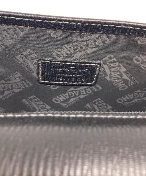 Salvatore Ferragamo（サルヴァトーレ フェラガモ）Salvatore Ferragamo (サルヴァトーレ フェラガモ) レザークラッチバッグ ブラックの古着・服飾アイテム