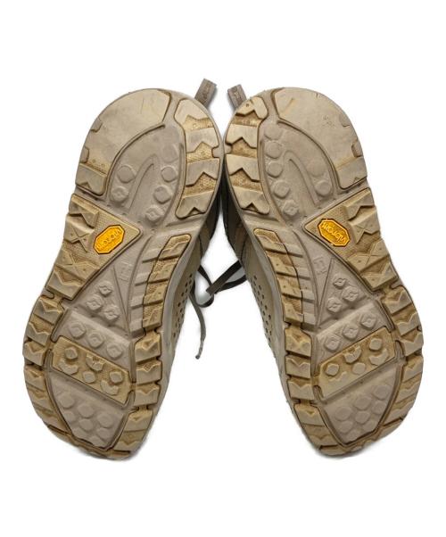 HOKAONEONE（ホカオネオネ）HOKAONEONE (ホカオネオネ) Engineered Garments (エンジニアド ガーメンツ) ローカットスニーカー ベージュ サイズ:USw10の古着・服飾アイテム