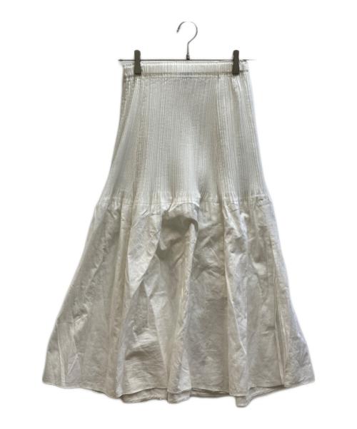 ISSEY MIYAKE FETE（イッセイミヤケフェット）ISSEY MIYAKE FETE (イッセイミヤケフェット) プリーツスカート ホワイト サイズ:2の古着・服飾アイテム