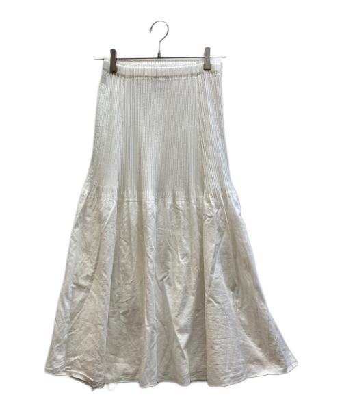 ISSEY MIYAKE FETE（イッセイミヤケフェット）ISSEY MIYAKE FETE (イッセイミヤケフェット) プリーツスカート ホワイト サイズ:2の古着・服飾アイテム