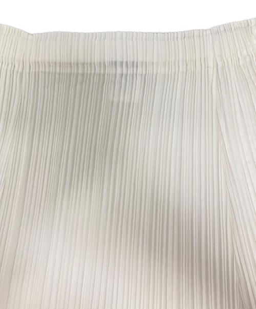 ISSEY MIYAKE FETE（イッセイミヤケフェット）ISSEY MIYAKE FETE (イッセイミヤケフェット) プリーツスカート ホワイト サイズ:2の古着・服飾アイテム