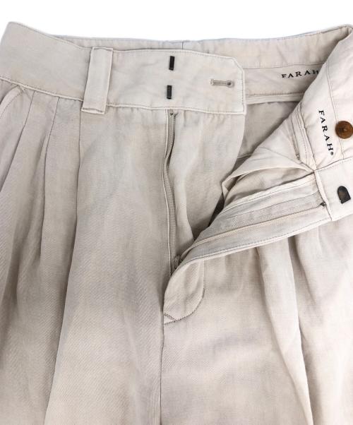 FARAH（ファーラー）FARAH (ファーラー) スリータックワイドパンツ ベージュ サイズ:W27 未使用品の古着・服飾アイテム