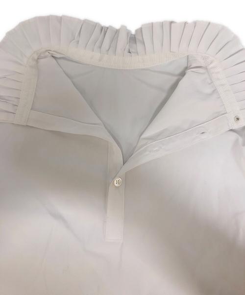 ADORE（アドーア）ADORE (アドーア) クリアコンパクトブラウス ホワイト サイズ:38 未使用品の古着・服飾アイテム