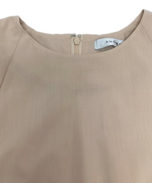 ADORE（アドーア）ADORE (アドーア) ドライタッチ2WAYブラウス / 531-4210606 ベージュ サイズ:38の古着・服飾アイテム
