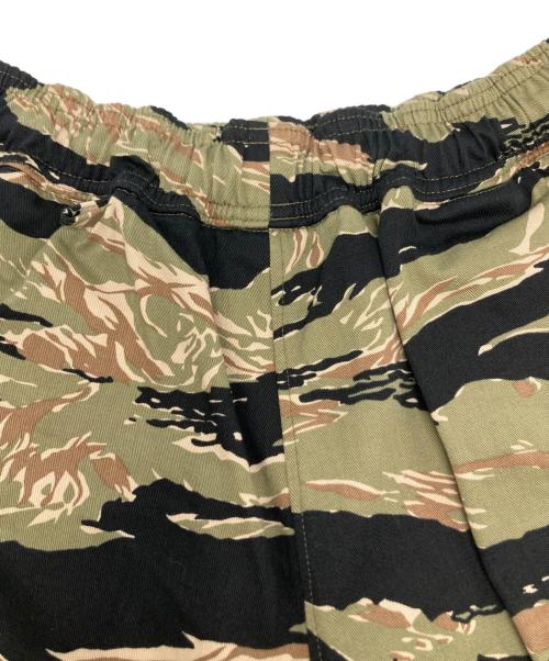 ONAOSHI GEORGE（-）ONAOSHI GEORGE (-) カモ柄バギーハーフパンツ カーキ サイズ:Lの古着・服飾アイテム