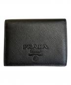 PRADAプラダ）の古着「サフィアーノレザー 2つ折り財布」｜ブラック