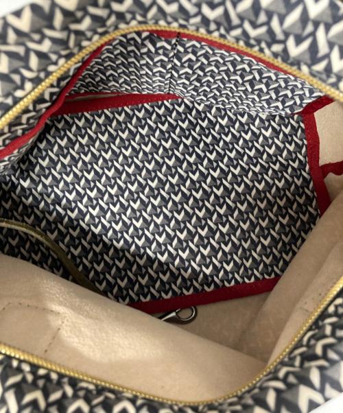 ROBERTA PIERI（ロベルタピエリ）ROBERTA PIERI (ロベルタピエリ) ショルダーバッグ ブラックの古着・服飾アイテム