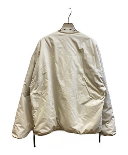 meanswhile（ミーンズワイル）meanswhile (ミーンズワイル) PADDING DOUBLE-BREASTED CARDIGAN アイボリー サイズ:2の古着・服飾アイテム