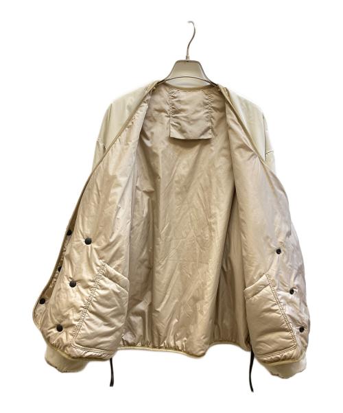 meanswhile（ミーンズワイル）meanswhile (ミーンズワイル) PADDING DOUBLE-BREASTED CARDIGAN アイボリー サイズ:2の古着・服飾アイテム