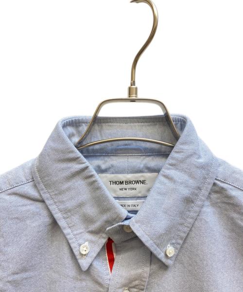THOM BROWNE. NEW YORK（トムブラウン ニューヨーク）THOM BROWNE. NEW YORK (トムブラウン ニューヨーク) ボタンダウンシャツ スカイブルー サイズ:2 未使用品の古着・服飾アイテム