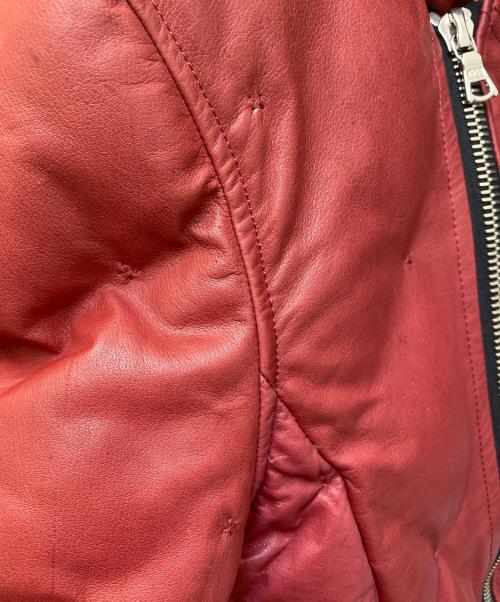 ISAMU KATAYAMA BACKLASH（イサムカタヤマ・バックラッシュ）ISAMU KATAYAMA BACKLASH (イサムカタヤマ・バックラッシュ) カンガルーレザーダウンジャケット レッド サイズ:1の古着・服飾アイテム