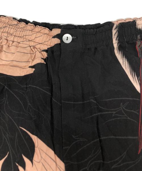 Gakkin（ガッキン）Gakkin (ガッキン) BUDSPOOL (バッズプール) 赤目鶴 HAWAIIAN SHORTS ブラック×ピンク サイズ:Lの古着・服飾アイテム