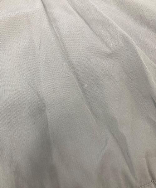 23区（ニジュウサンク）23区 (ニジュウサンク)  25SSライトシアーマットクロス ミリタリーディティール シャツ/BL.WO.GM.0505 グリーン サイズ:38の古着・服飾アイテム