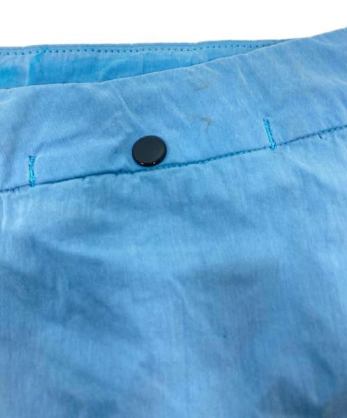 C.P COMPANY（シーピーカンパニー）C.P COMPANY (シーピーカンパニー) レンズワッペンクロムナイロンポケットハーフパンツ / 08CMBW221A ブルー サイズ:48の古着・服飾アイテム
