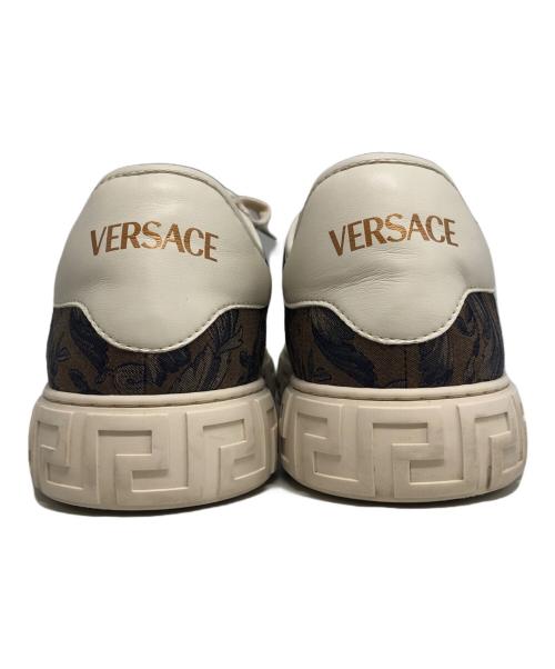 VERSACE（ヴェルサーチェ）VERSACE (ヴェルサーチェ) バロッコグレカスニーカー ホワイト×ブラウン サイズ:44の古着・服飾アイテム
