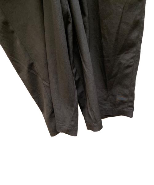 s'yte by yohji yamamoto（サイト バイ ヨウジヤマモト）s'yte by yohji yamamoto (サイト バイ ヨウジヤマモト) CREPE de CHINE SIDE TUCK TROUSERS ブラック サイズ:3の古着・服飾アイテム