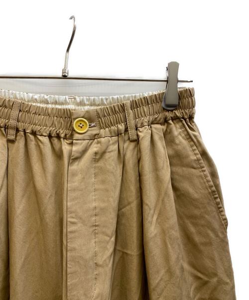 UNFIL（アンフィル）unfil (アンフィル) ビスコースギャバジン ビックイージーパンツ ベージュ 未使用品の古着・服飾アイテム