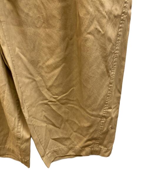 UNFIL（アンフィル）unfil (アンフィル) ビスコースギャバジン ビックイージーパンツ ベージュ 未使用品の古着・服飾アイテム