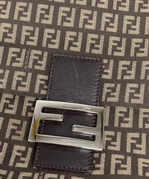 FENDI（フェンディ）FENDI (フェンディ) ズッキーノ ショルダーバッグ ブラウンの古着・服飾アイテム