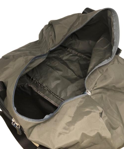 TUMI（トゥミ）TUMI (トゥミ) ボストンバッグ グレーの古着・服飾アイテム