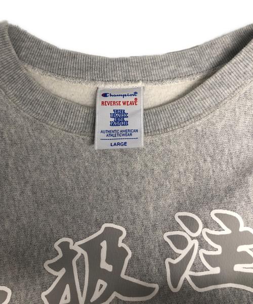 Champion REVERSE WEAVE（チャンピオン リバース ウィーブ）Champion REVERSE WEAVE (チャンピオン リバース ウィーブ) THE BLACK EYE PATCH (ブラックアイパッチ) クルーネックスウェット グレー サイズ:Lの古着・服飾アイテム