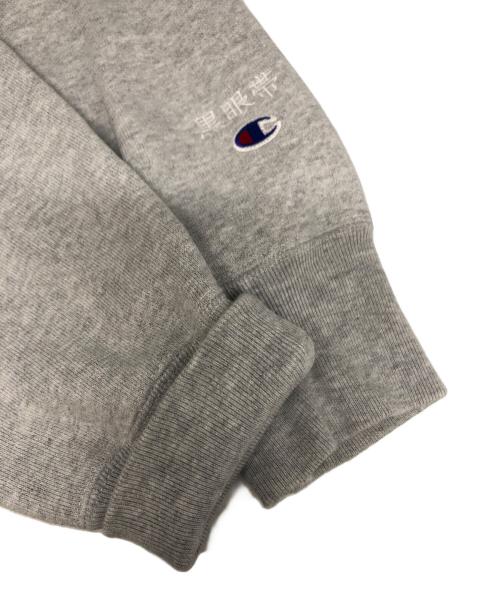 Champion REVERSE WEAVE（チャンピオン リバース ウィーブ）Champion REVERSE WEAVE (チャンピオン リバース ウィーブ) THE BLACK EYE PATCH (ブラックアイパッチ) クルーネックスウェット グレー サイズ:Lの古着・服飾アイテム
