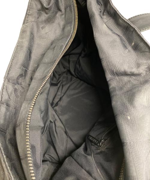 CHANEL（シャネル）CHANEL (シャネル) ニュートラベルライン ロゴトートバッグ ブラックの古着・服飾アイテム