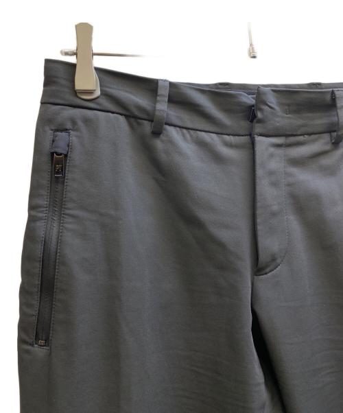 PT TORINO（ピーティートリノ）PT TORINO (ピーティートリノ) Active LAMDA スーパーストレッチナイロンテーパードパンツ グレー サイズ:46の古着・服飾アイテム