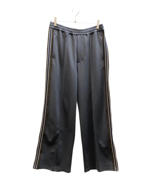 SASQUATCHfabrix.（サスクワッチファブリックス）SASQUATCHfabrix. (サスクワッチファブリックス) FLARE SILHOUETTE TRACK PANTS グレー サイズ:Lの古着・服飾アイテム