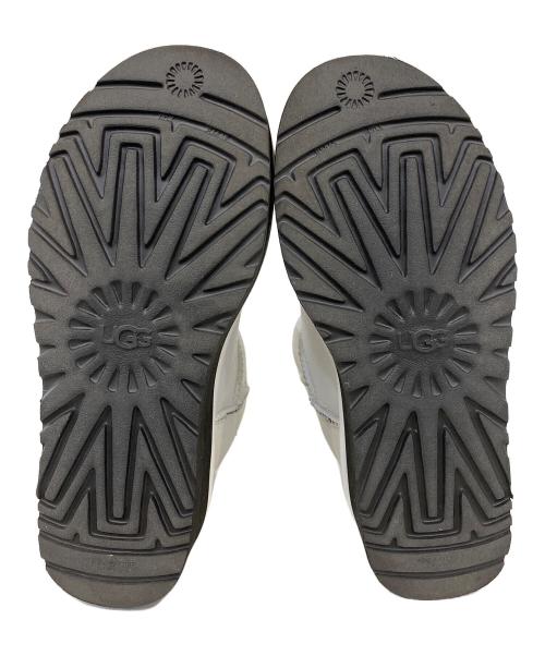 UGG（アグ）UGG (アグ) クラシック ミニ プラットフォーム ブラック×ホワイト サイズ:JAPAN 25の古着・服飾アイテム