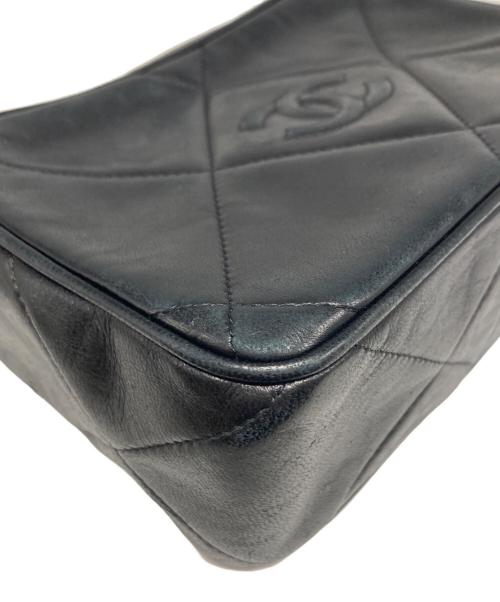 CHANEL（シャネル）CHANEL (シャネル) ココマーク フリンジラムスキンショルダーバッグ ブラックの古着・服飾アイテム