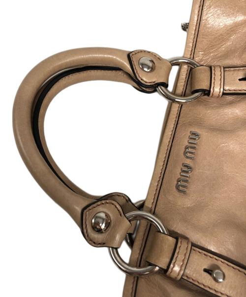 MIU MIU（ミュウミュウ）MIU MIU (ミュウミュウ) VITELLO LUX 2WAYショルダーバッグ ベージュの古着・服飾アイテム