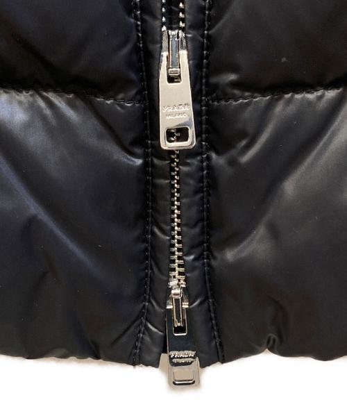 PRADA（プラダ）PRADA (プラダ) トライアングルロゴダウンベスト ブラック サイズ:42の古着・服飾アイテム