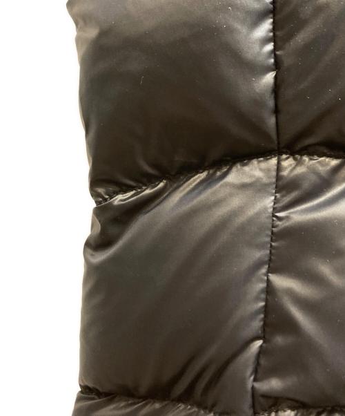 PRADA（プラダ）PRADA (プラダ) トライアングルロゴダウンベスト ブラック サイズ:42の古着・服飾アイテム