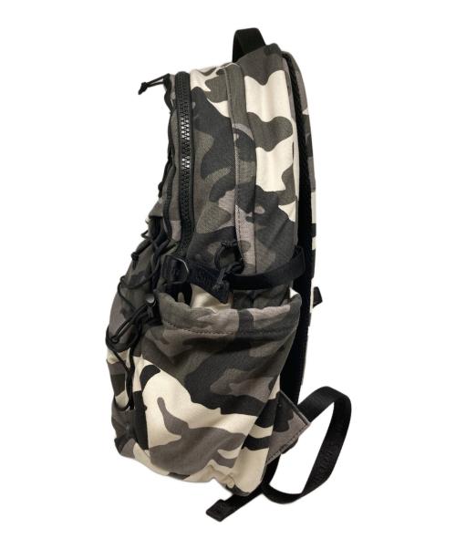 SUPREME（シュプリーム）SUPREME (シュプリーム) Backpack Snow Camo グレーの古着・服飾アイテム