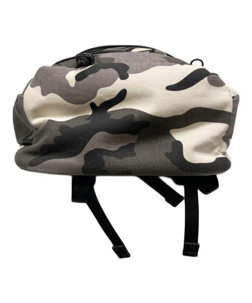 SUPREME（シュプリーム）SUPREME (シュプリーム) Backpack Snow Camo グレーの古着・服飾アイテム