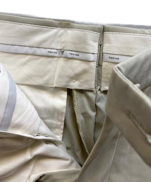 PT TORINO（ピーティートリノ）PT TORINO (ピーティートリノ) ノープリーツ スラックス ホワイト サイズ:42の古着・服飾アイテム