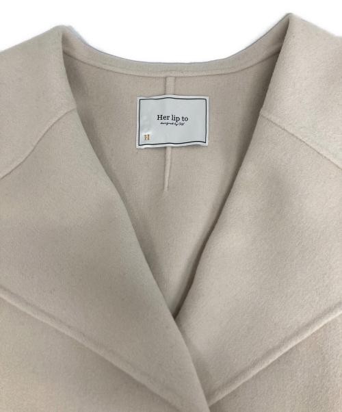 HER LIP TO（ハーリップトゥ）HER LIP TO (ハーリップトゥ) Loro Short Rever Coat アイボリー サイズ:Mの古着・服飾アイテム