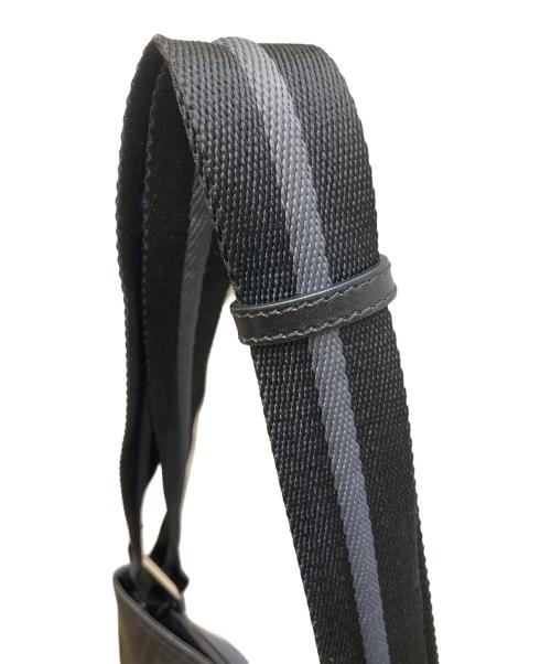 FENDI（フェンディ）FENDI (フェンディ) ズッカ柄ショルダーバッグ ブラックの古着・服飾アイテム