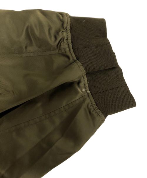 WHITE MOUNTAINEERING（ホワイトマウンテ二アニング）WHITE MOUNTAINEERING (ホワイトマウンテ二アニング) フライトジャケット グリーン サイズ:1の古着・服飾アイテム