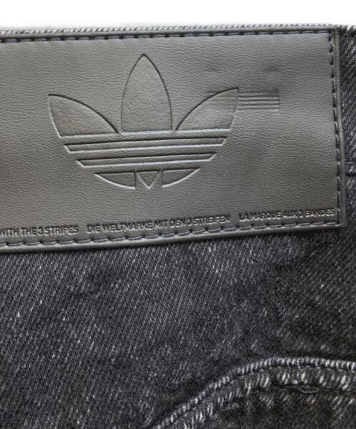 adidas（アディダス）adidas (アディダス) デニム ファイヤーバード パンツ ブラック サイズ:32の古着・服飾アイテム