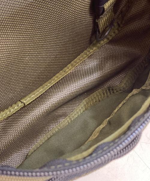 BRIEFING（ブリーフィング）BRIEFING (ブリーフィング) ボディバッグ オリーブの古着・服飾アイテム