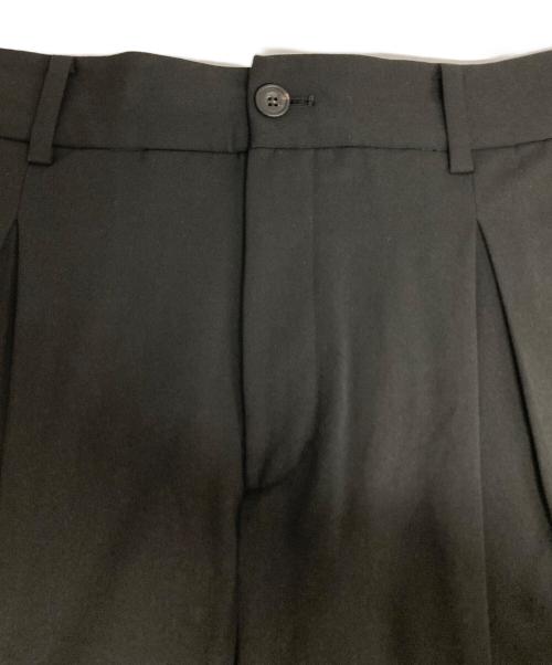 WHITE MOUNTAINEERING（ホワイトマウンテ二アニング）WHITE MOUNTAINEERING (ホワイトマウンテ二アニング) 2 TUCK PANTS ブラック サイズ:4の古着・服飾アイテム