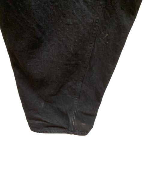 COMOLI（コモリ）COMOLI (コモリ) デニム ベルテッドパンツ ブラック サイズ:2の古着・服飾アイテム