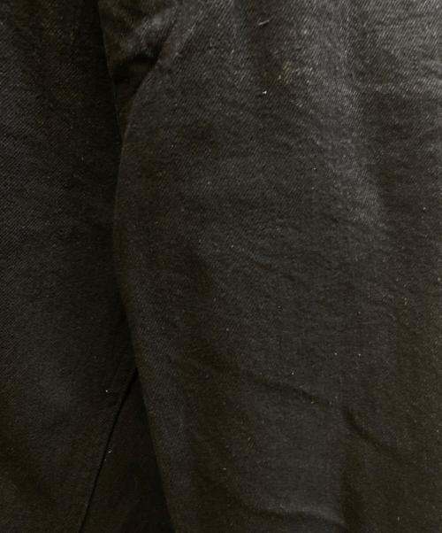 COMOLI（コモリ）COMOLI (コモリ) デニム ベルテッドパンツ ブラック サイズ:2の古着・服飾アイテム