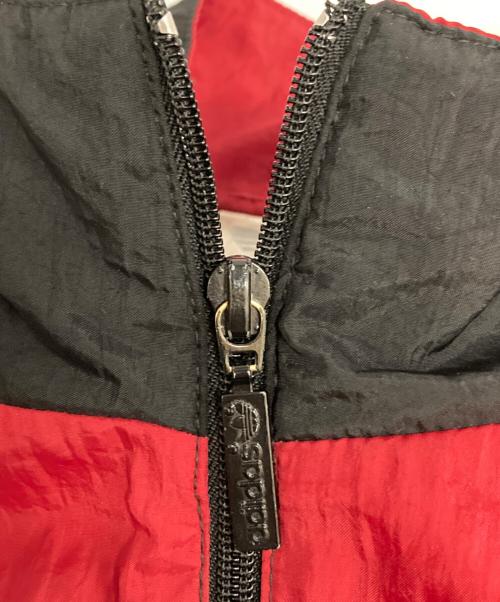adidas（アディダス）adidas (アディダス) ナイロンジャケット ブラック×レッド サイズ:Lの古着・服飾アイテム
