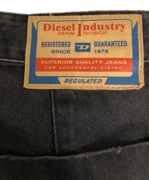 DIESEL（ディーゼル）DIESEL (ディーゼル) D-FISH-CARGO ブラック サイズ: 71cm (W28)の古着・服飾アイテム